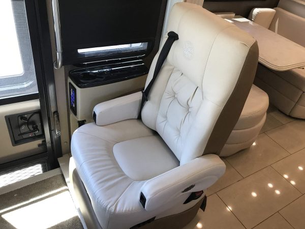 2016 Tiffin Phaeton 40AH - Image 45