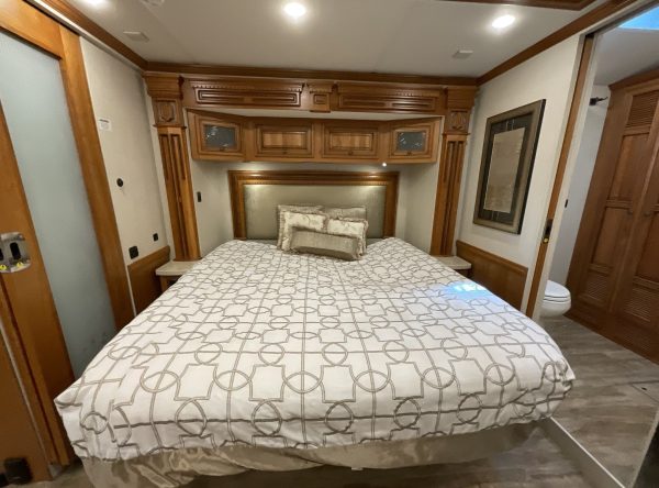 2019 Newmar Dutch Star 4018 - Image 51