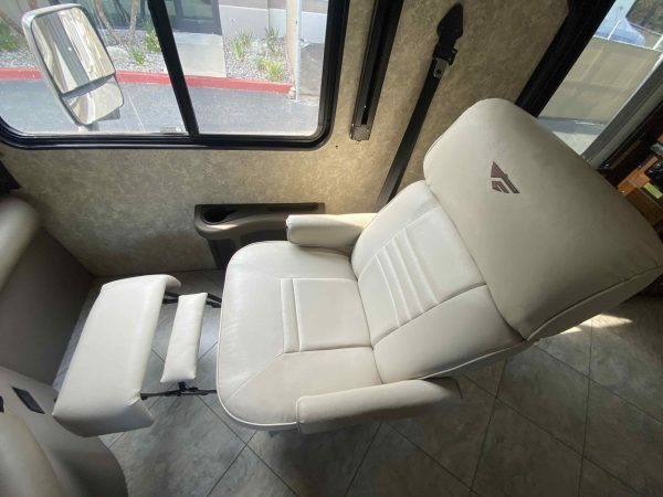 2013 Fleetwood Excursion 33A - Image 48