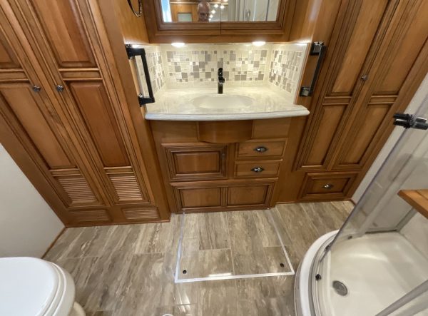 2019 Newmar Dutch Star 4018 - Image 52