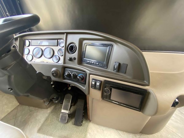 2013 Fleetwood Excursion 33A - Image 49