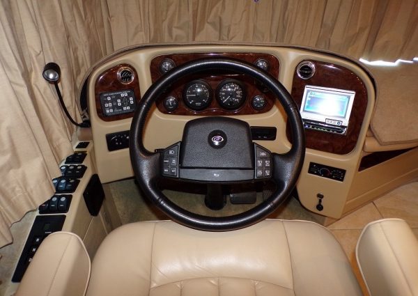 2005 Country Coach Allure 470 Series Mckenzie Bridge - Image 20