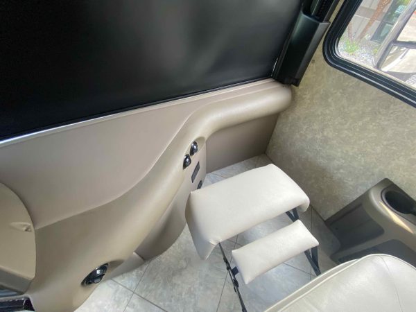 2013 Fleetwood Excursion 33A - Image 50