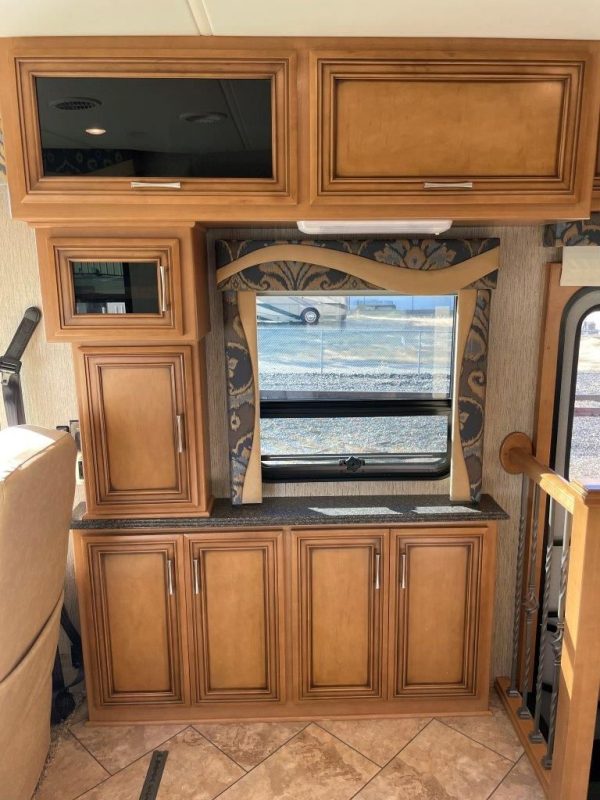 2016 Newmar Canyon Star 3911 - Image 55