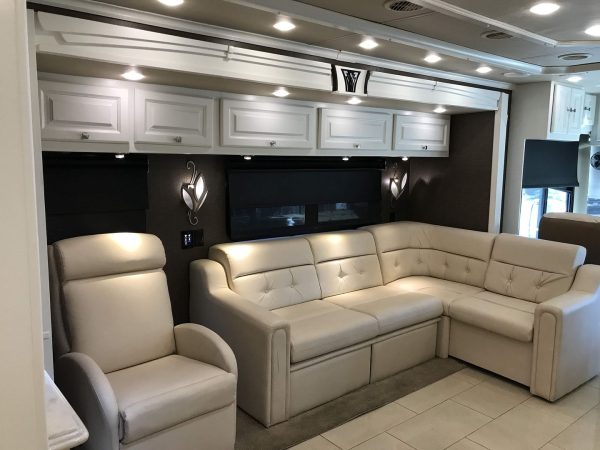 2016 Tiffin Phaeton 40AH - Image 55