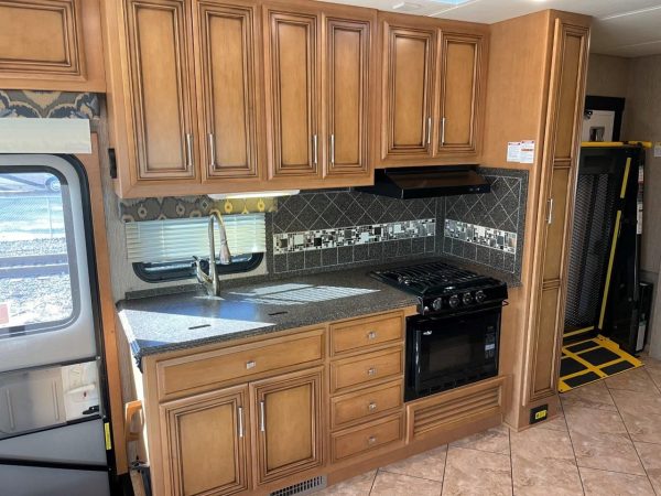 2016 Newmar Canyon Star 3911 - Image 56