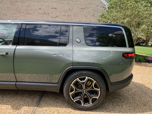 2023 Rivian R1S Launch Edition - Image 9