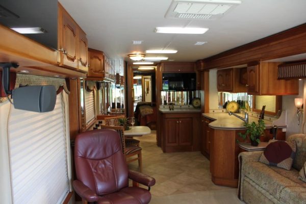2004 Country Coach Intrigue Suite Escape - Image 57