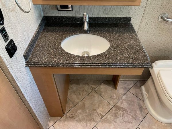 2016 Newmar Canyon Star 3911 - Image 71