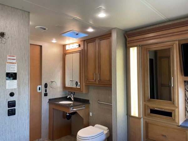 2016 Newmar Canyon Star 3911 - Image 76
