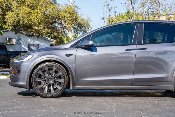 2022 Tesla Model X Plaid - Image 15