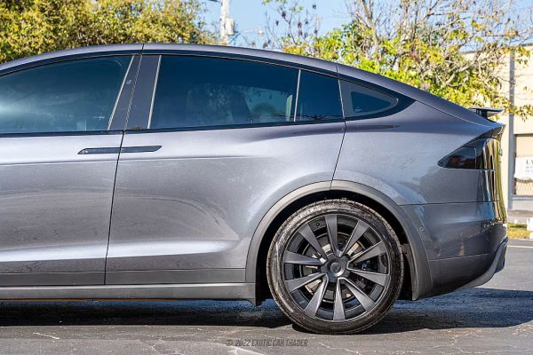 2022 Tesla Model X Plaid - Image 16