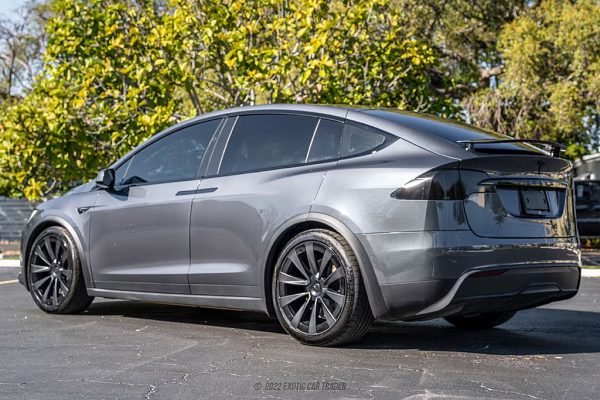 2022 Tesla Model X Plaid - Image 17