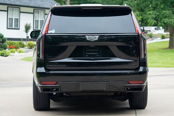 2021 Cadillac Escalade Sport - Image 11