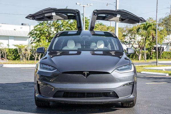 2022 Tesla Model X Plaid - Image 27