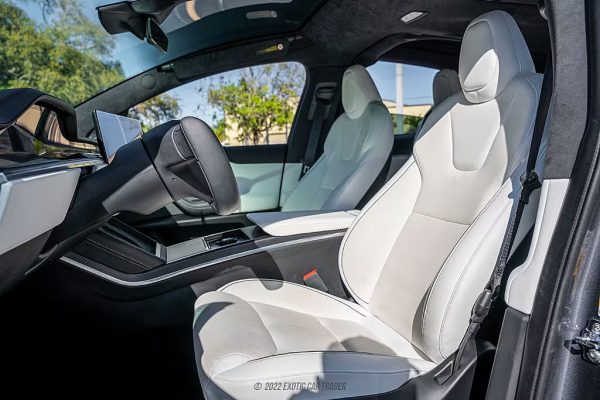 2022 Tesla Model X Plaid - Image 29
