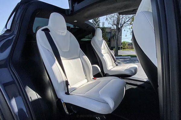 2022 Tesla Model X Plaid - Image 30