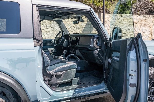 2021 Ford Bronco First Edition Advanced - Image 26