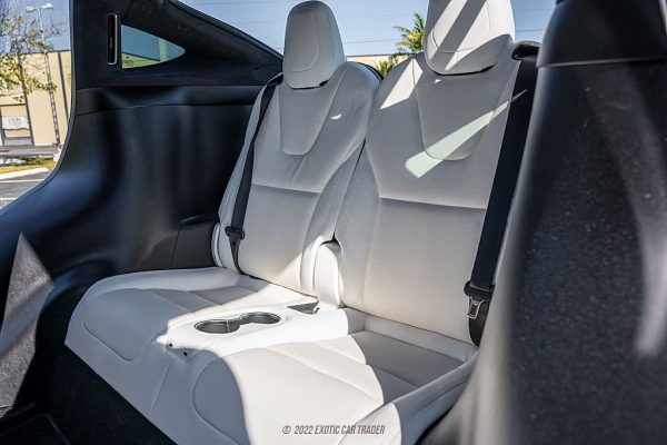 2022 Tesla Model X Plaid - Image 31