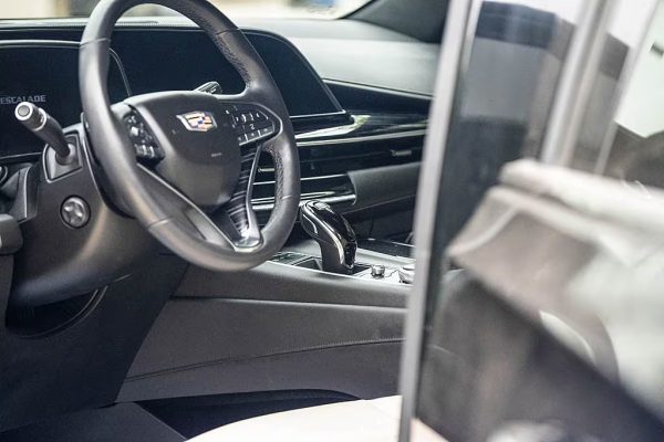 2021 Cadillac Escalade Sport - Image 28