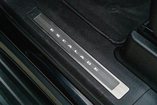 2021 Cadillac Escalade Sport - Image 29