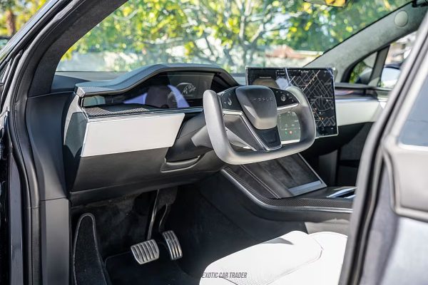 2022 Tesla Model X Plaid - Image 37