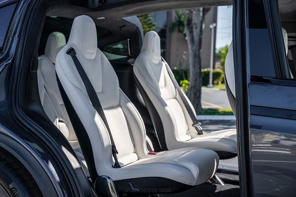 2022 Tesla Model X Plaid - Image 38