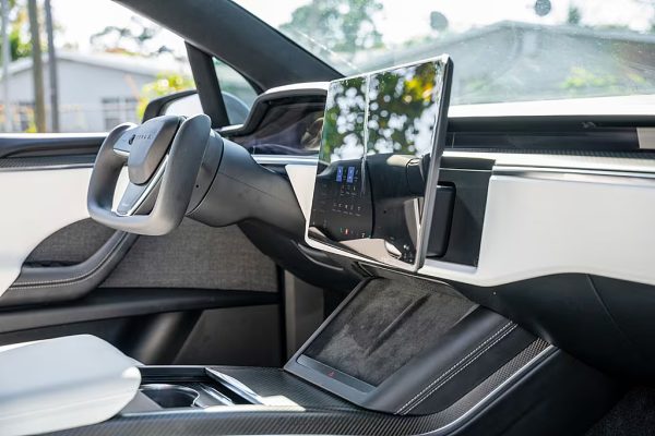 2022 Tesla Model X Plaid - Image 42