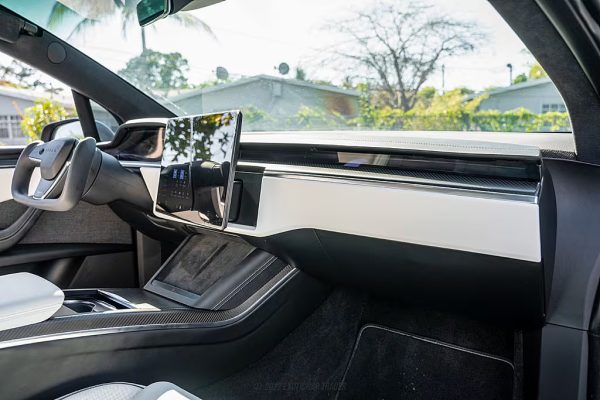 2022 Tesla Model X Plaid - Image 55