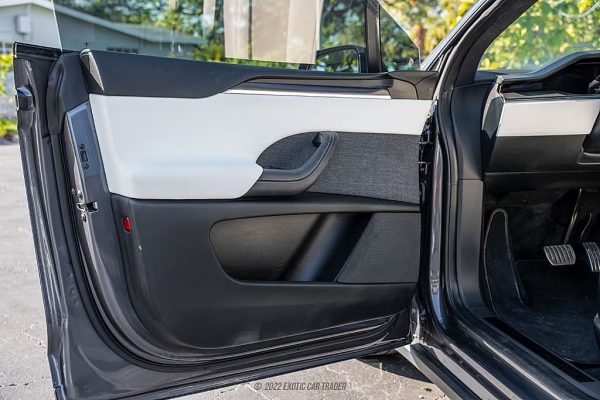 2022 Tesla Model X Plaid - Image 59