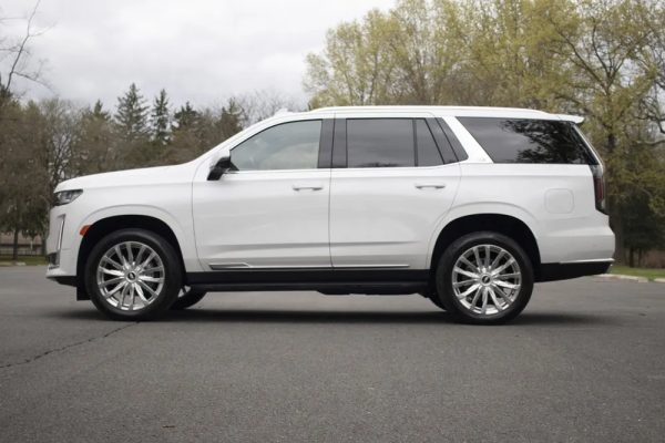 2021 Cadillac Escalade Premium Luxury - Image 16