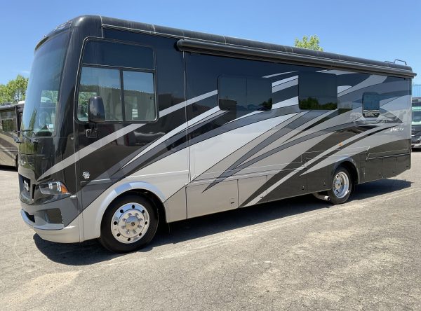 2020 Newmar Bay Star 3124 - Image 11