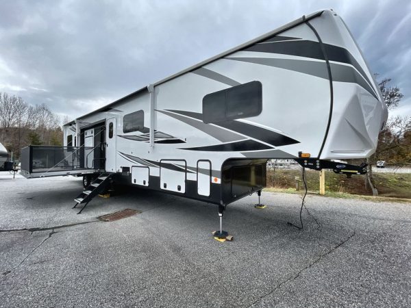 2021 Jayco Seismic 4113 - Image 40