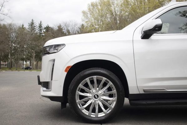 2021 Cadillac Escalade Premium Luxury - Image 17