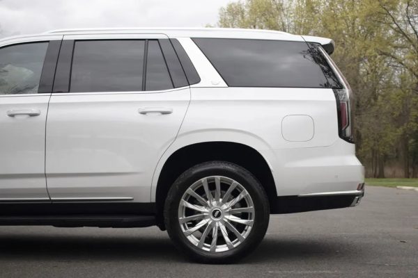 2021 Cadillac Escalade Premium Luxury - Image 18
