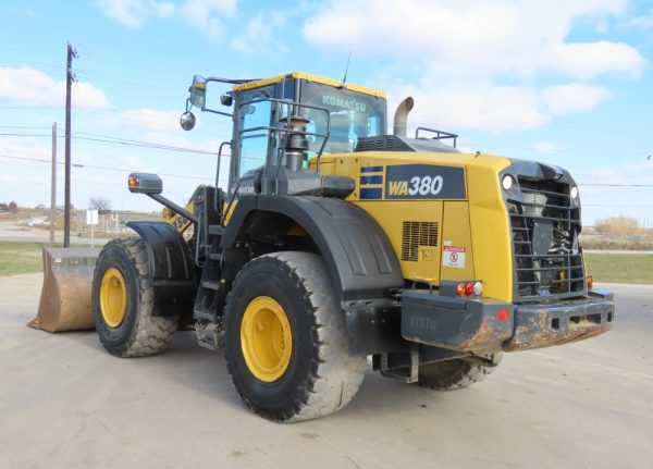 2019 Komatsu WA380-8 - Image 12