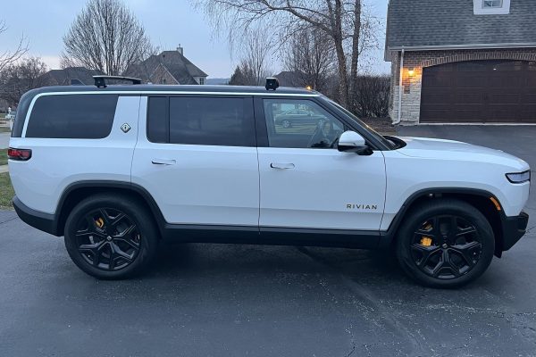 2022 Rivian R1S Launch Edition - Image 37