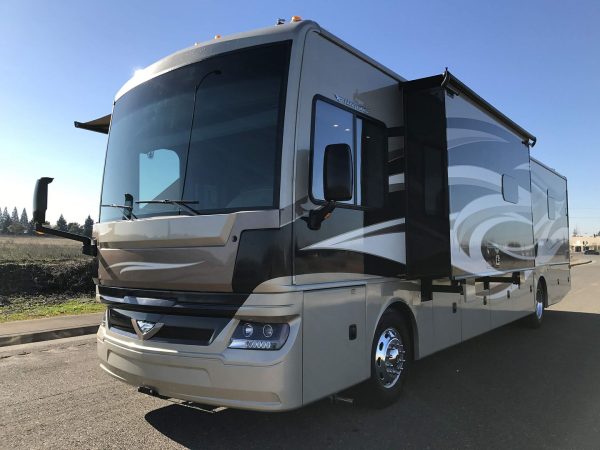 2017 Fleetwood Pace Arrow LXE 38B - Image 4
