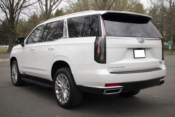 2021 Cadillac Escalade Premium Luxury - Image 19