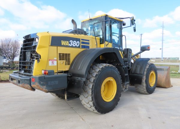 2019 Komatsu WA380-8 - Image 13