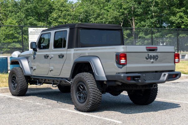 2020 Jeep Gladiator Sport S - Image 16