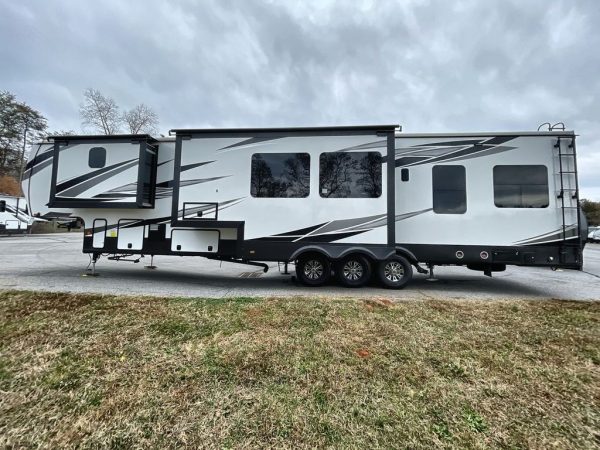 2021 Jayco Seismic 4113 - Image 43