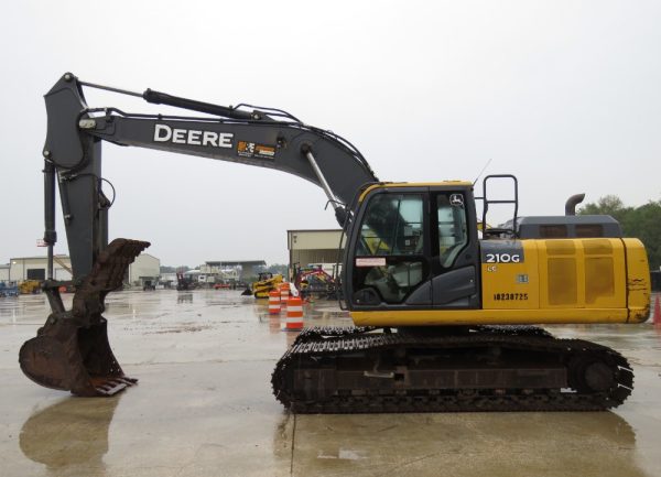 2018 John Deere 210G LC