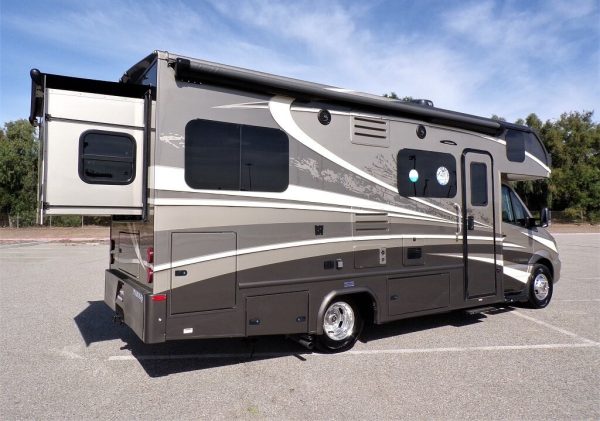 2020 Dynamax Isata 3 Series 24RW - Image 13
