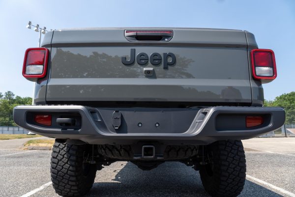 2020 Jeep Gladiator Sport S - Image 19