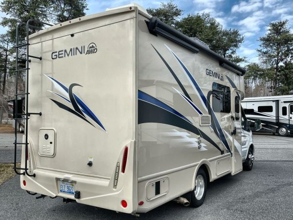 2022 Thor Motor Coach GEMINI 23TW - Image 8