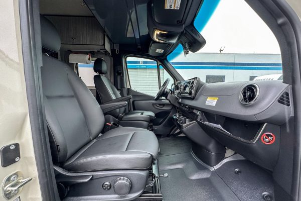 2020 Winnebago Revel 4x4 - Image 77