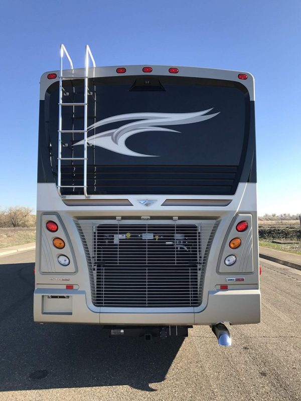 2017 Fleetwood Pace Arrow LXE 38B - Image 10