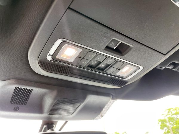 2022 Ford F-150 Lightning Lariat - Image 11
