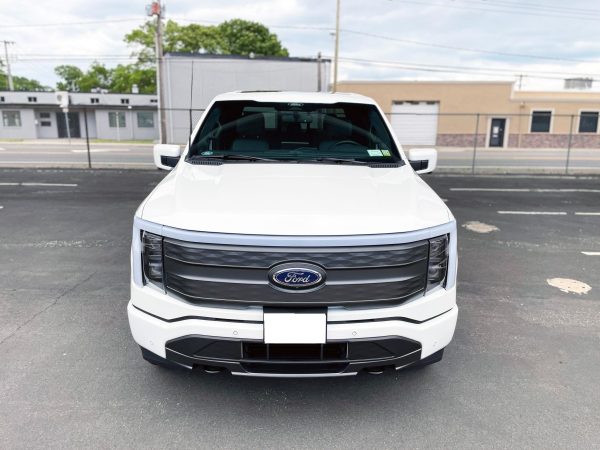 2022 Ford F-150 Lightning Lariat - Image 99
